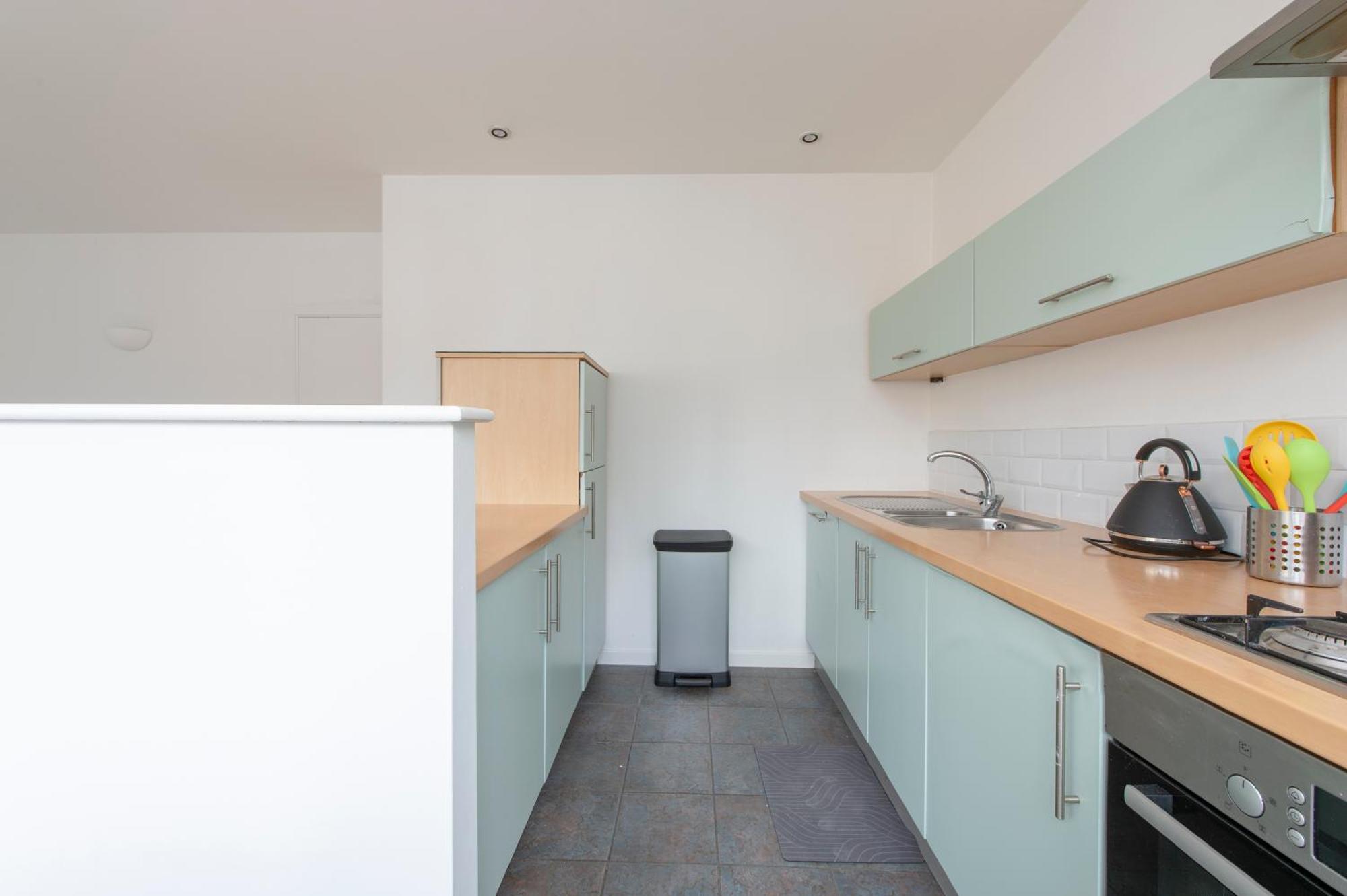 Modern Luxury Apartment By Bow Road Station Лондон Экстерьер фото