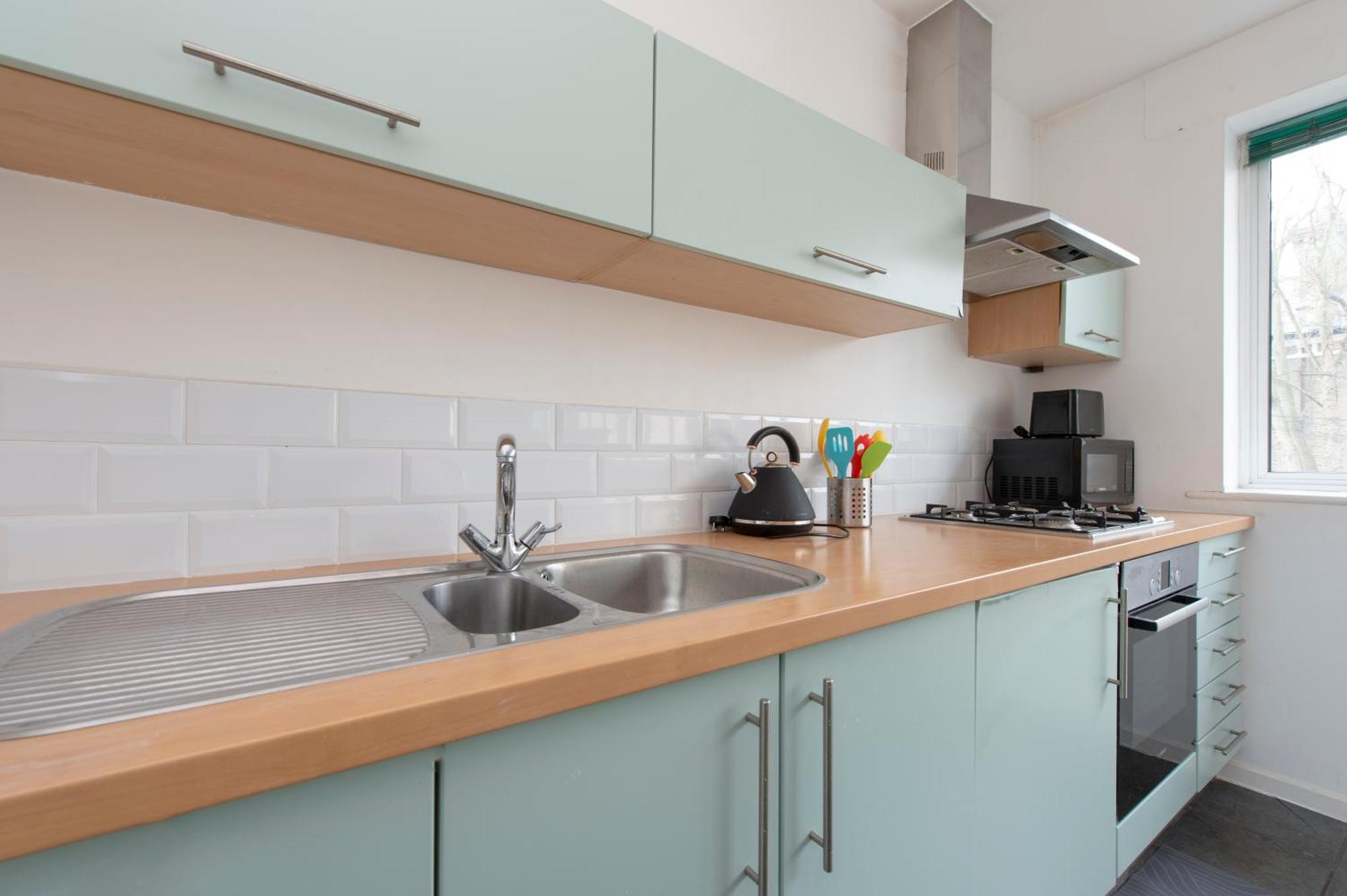 Modern Luxury Apartment By Bow Road Station Лондон Экстерьер фото