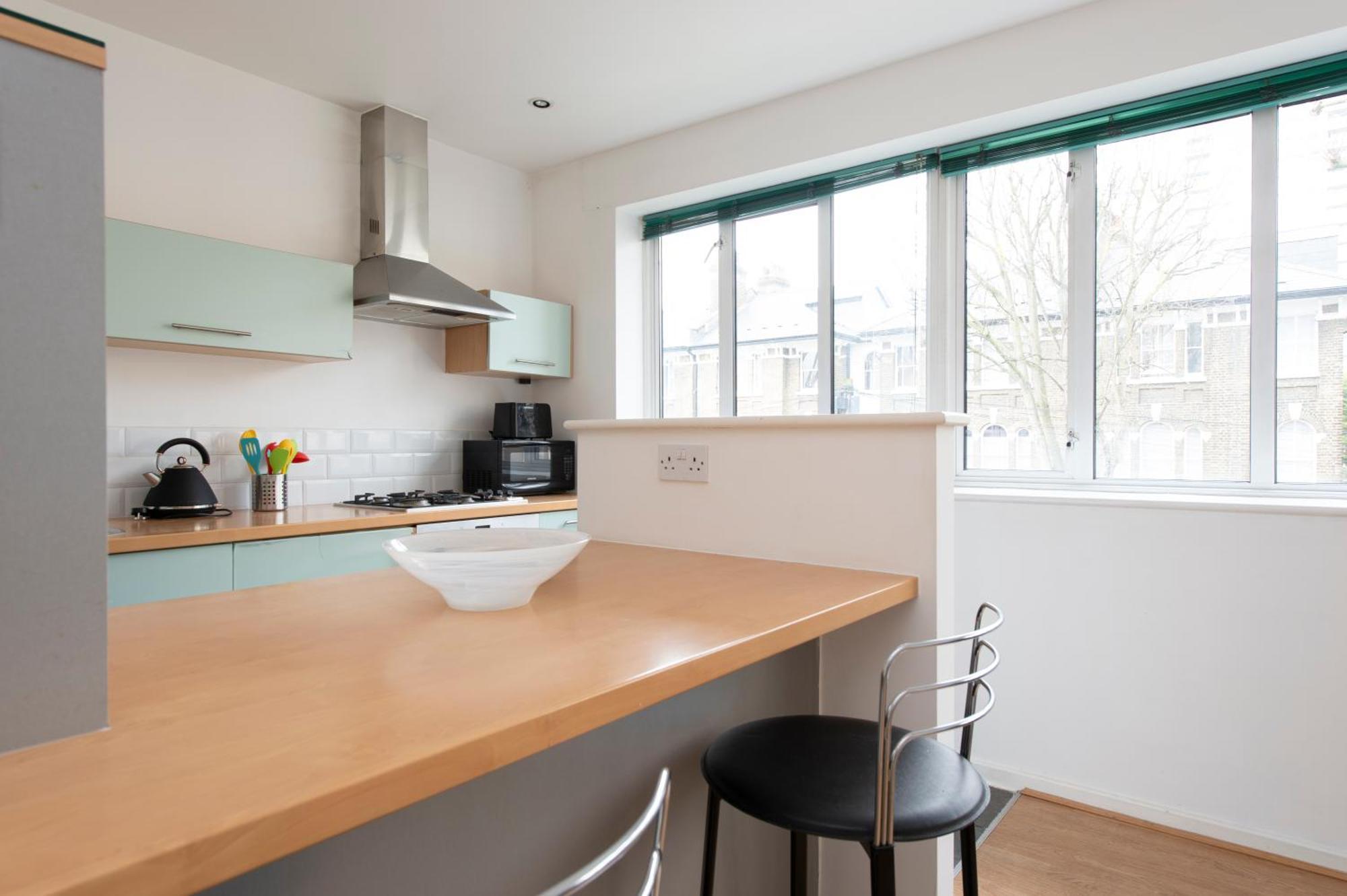 Modern Luxury Apartment By Bow Road Station Лондон Экстерьер фото