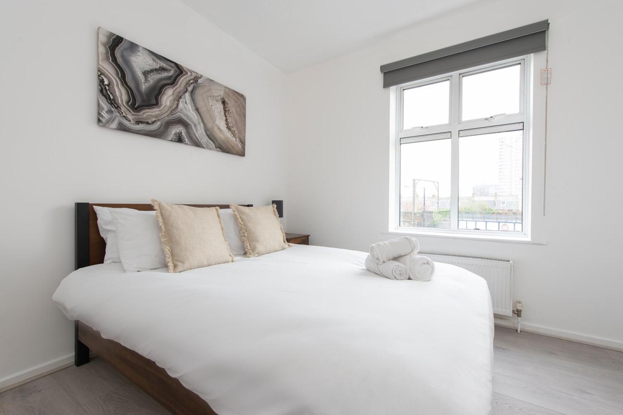Modern Luxury Apartment By Bow Road Station Лондон Экстерьер фото