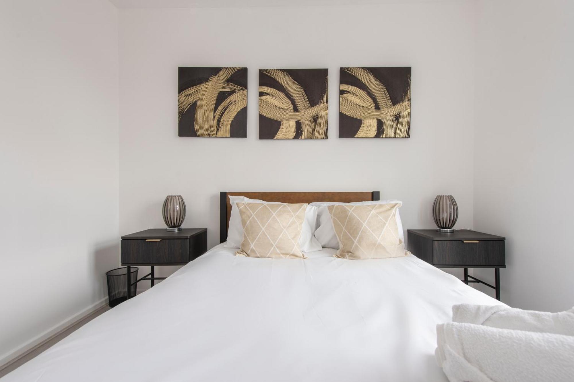 Modern Luxury Apartment By Bow Road Station Лондон Экстерьер фото