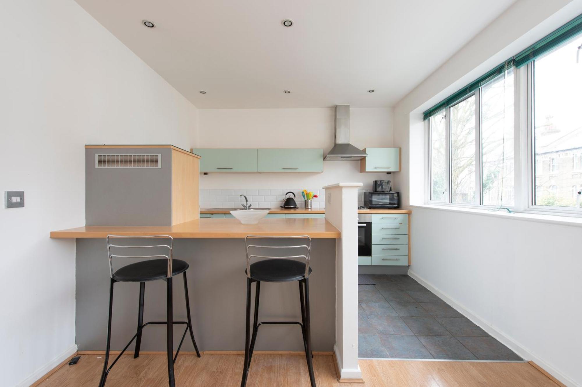 Modern Luxury Apartment By Bow Road Station Лондон Экстерьер фото